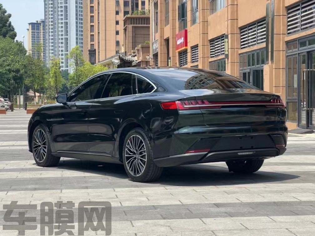 比亚迪汉EV 祖母绿改色膜 效果图