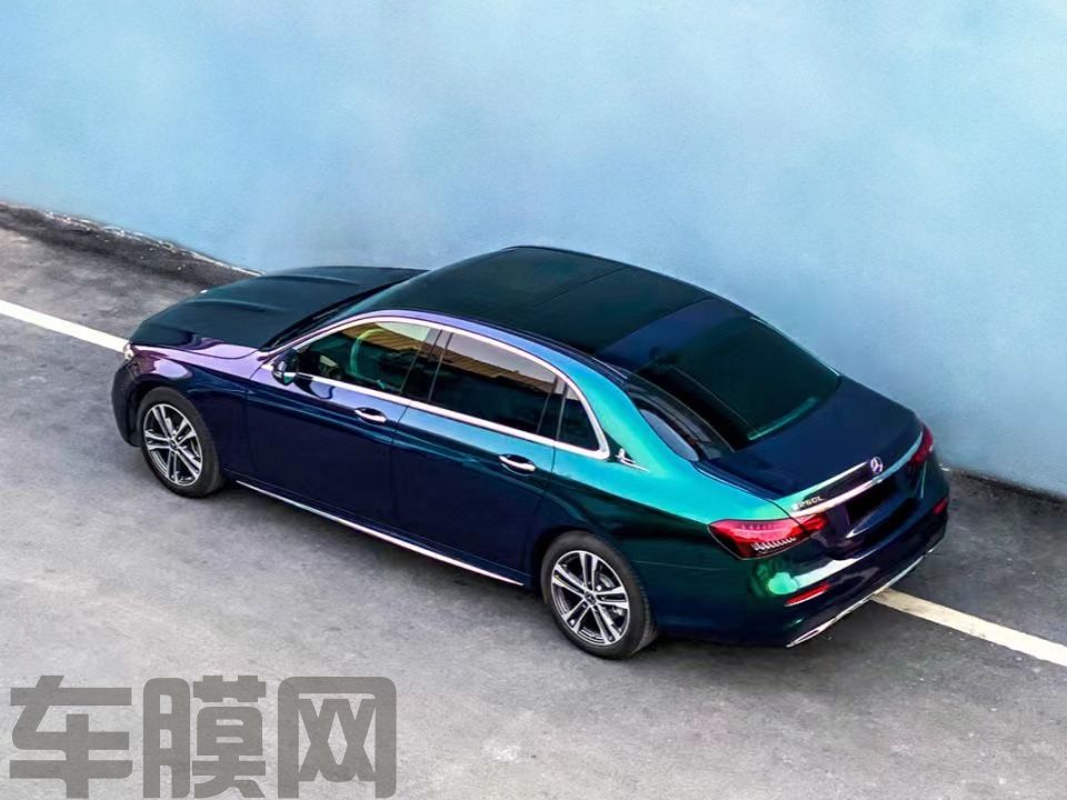 奔驰E260L超亮紫魅绿改色膜 效果图