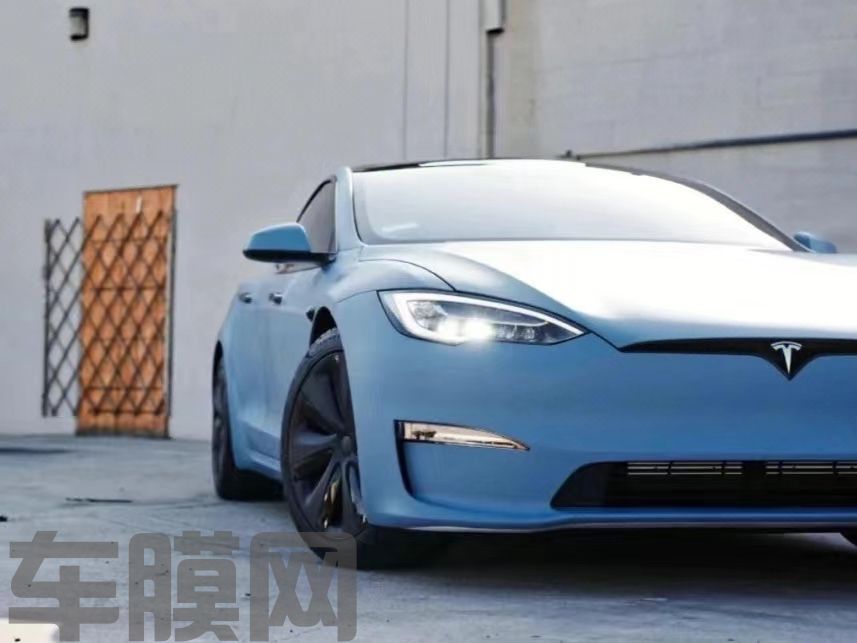 特斯拉ModelS 消光瓷器蓝改色膜 效果图