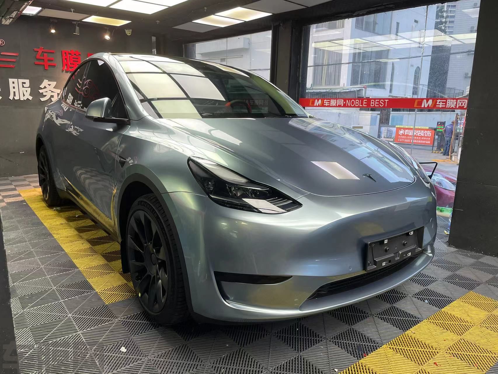 特斯拉ModelY 液态金属索玛托蓝改色膜 效果图