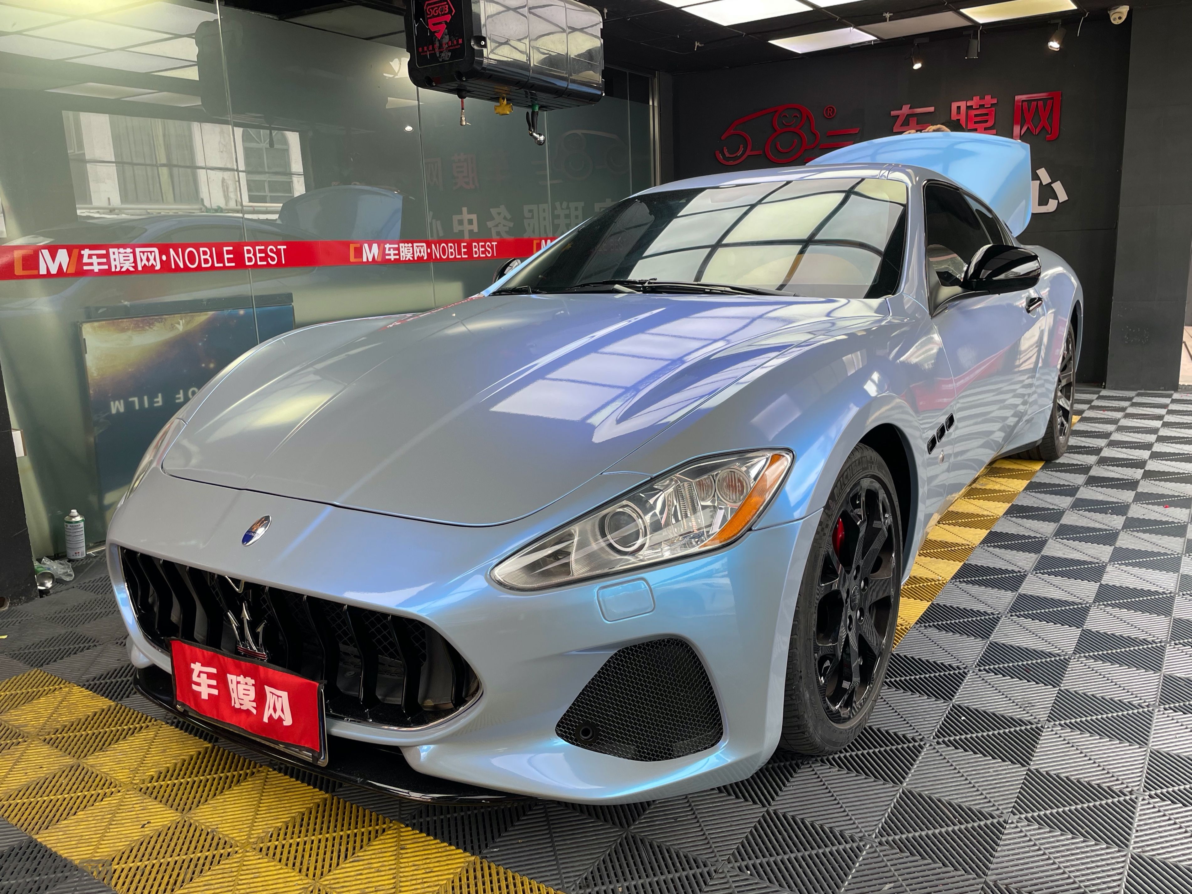 玛莎拉蒂GT 双色闪亮灰改色膜 效果图