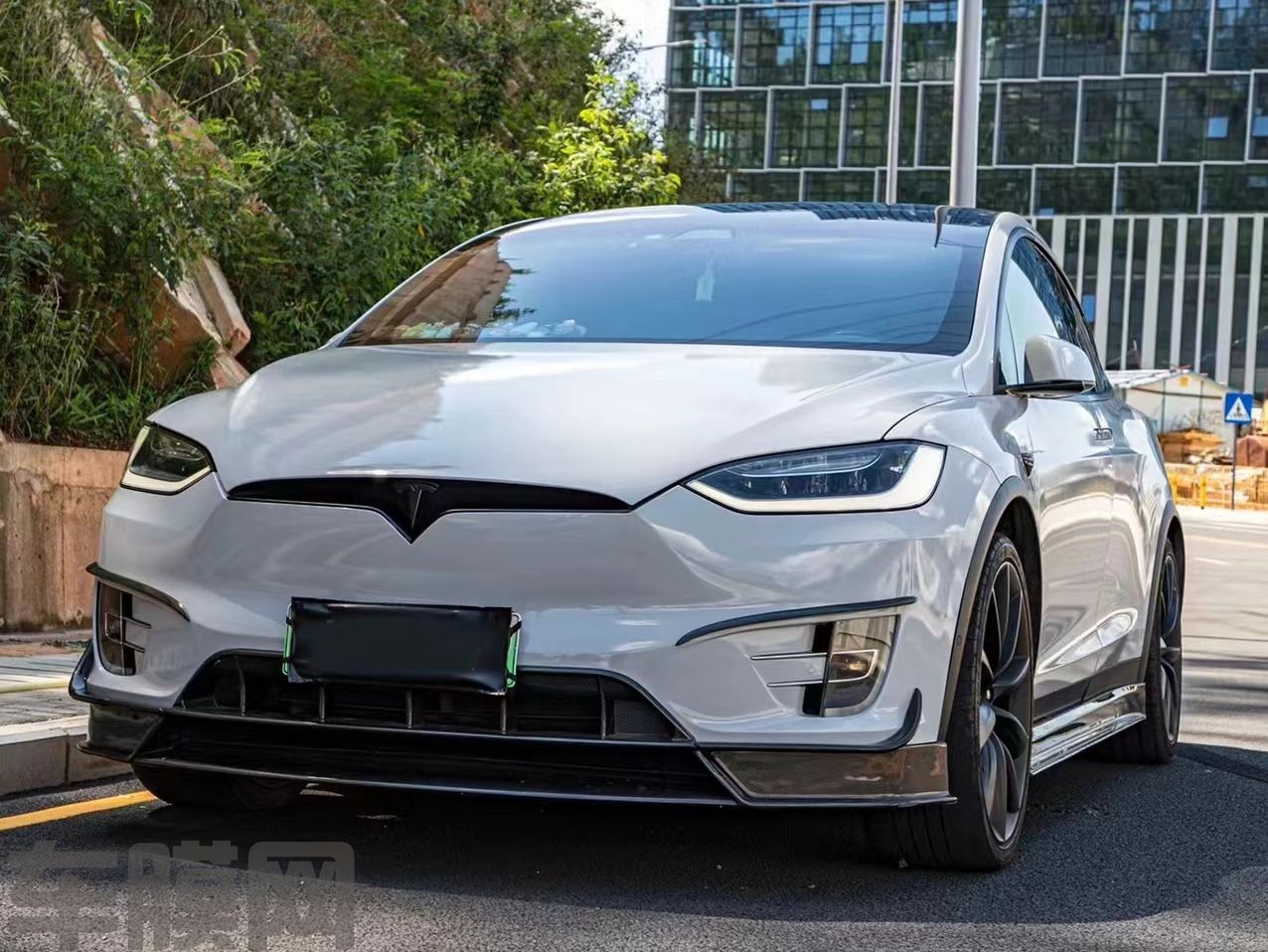 特斯拉Model X 火山灰改色膜 效果图