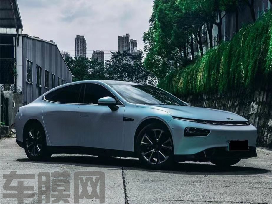 小鹏P7 超哑蓝魅绿改色膜 效果图