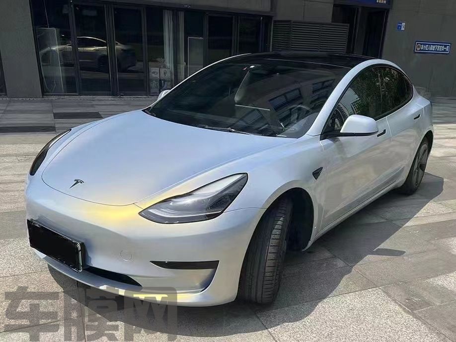 特斯拉Model Y 远峰蓝魅金改色膜 效果图