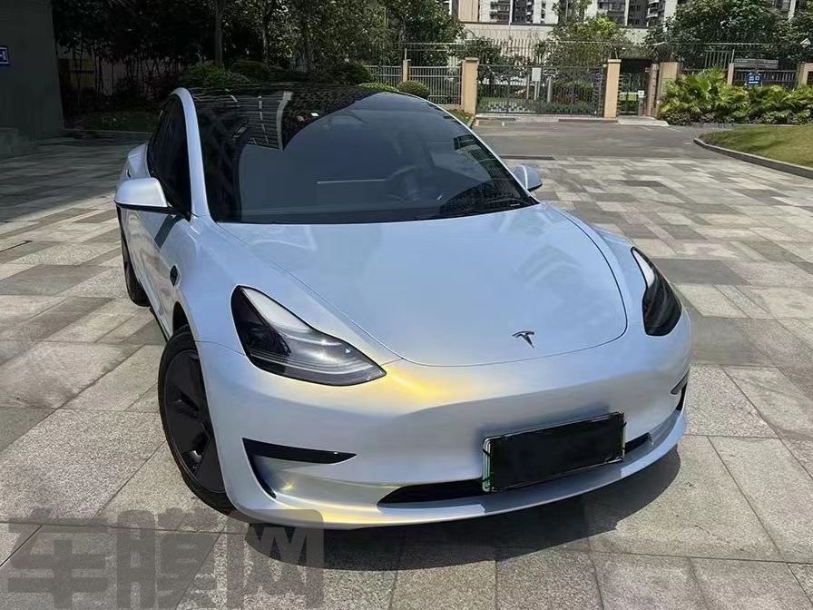 特斯拉Model Y 远峰蓝魅金改色膜 效果图