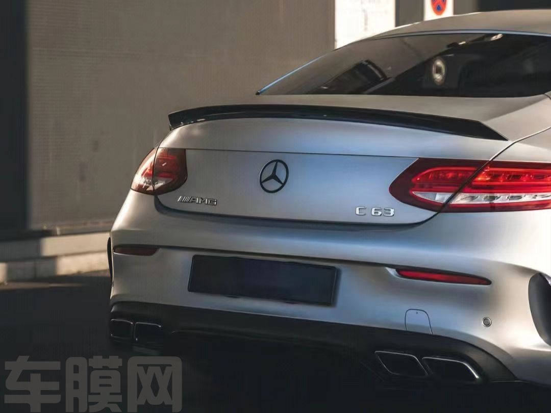 奔驰C63 绸缎金属银改色膜 效果图