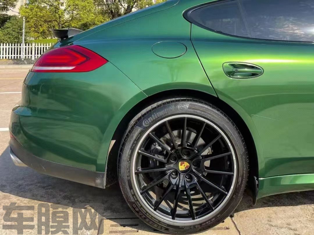 保时捷Panamera 索诺玛绿改色膜 效果图