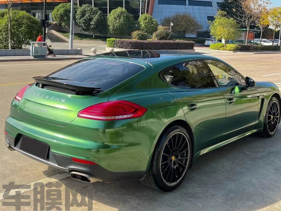 保时捷Panamera 索诺玛绿改色膜 效果图