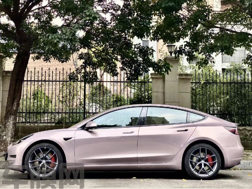 特斯拉Model 3 冰莓粉改色膜 效果图