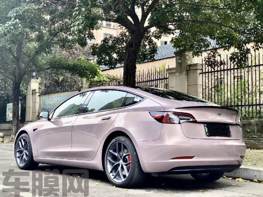 特斯拉Model 3 冰莓粉改色膜 效果图