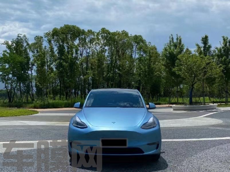 特斯拉Model Y 超哑远峰蓝改色膜 效果图