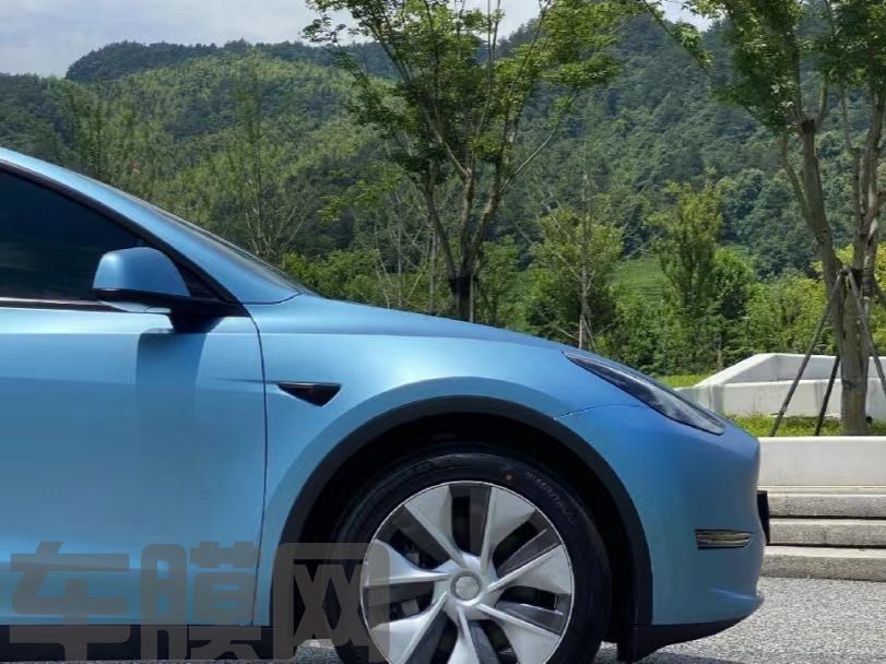 特斯拉Model Y 超哑远峰蓝改色膜 效果图