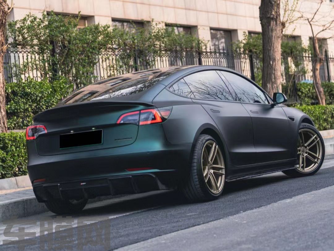 特斯拉Model Y 超哑橄榄绿改色膜 效果图