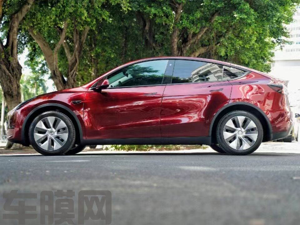 特斯拉Model Y 液态龙血红改色膜 效果图