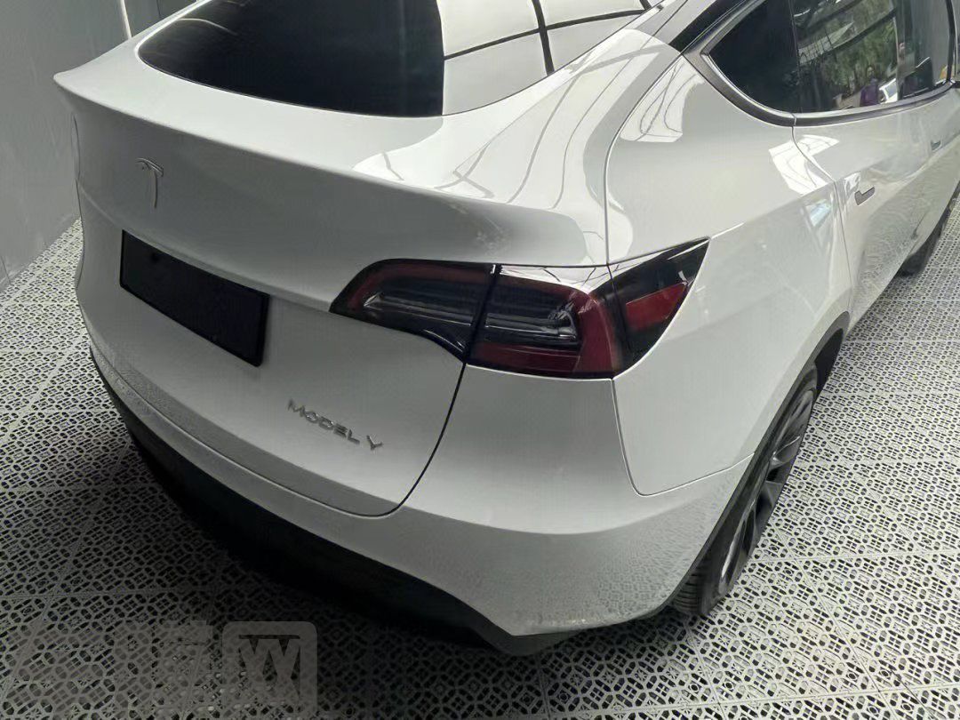 特斯拉Model Y 高亮火山灰改色膜 效果图