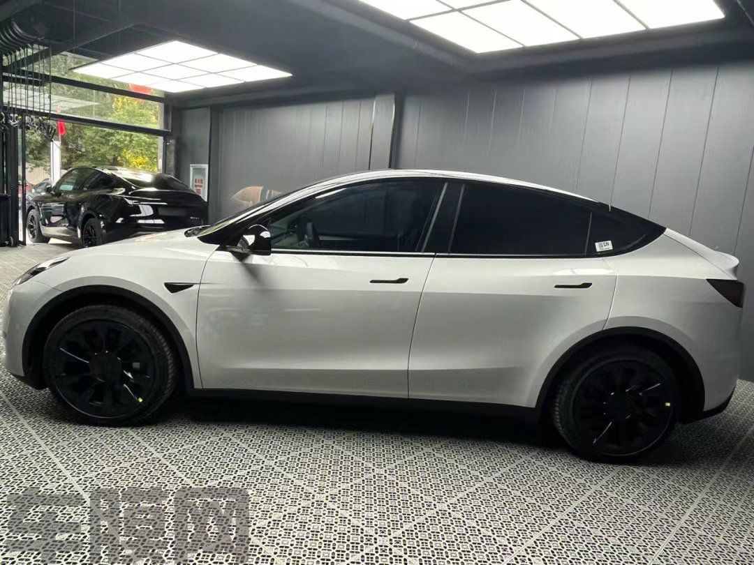 特斯拉Model Y 高亮火山灰改色膜 效果图