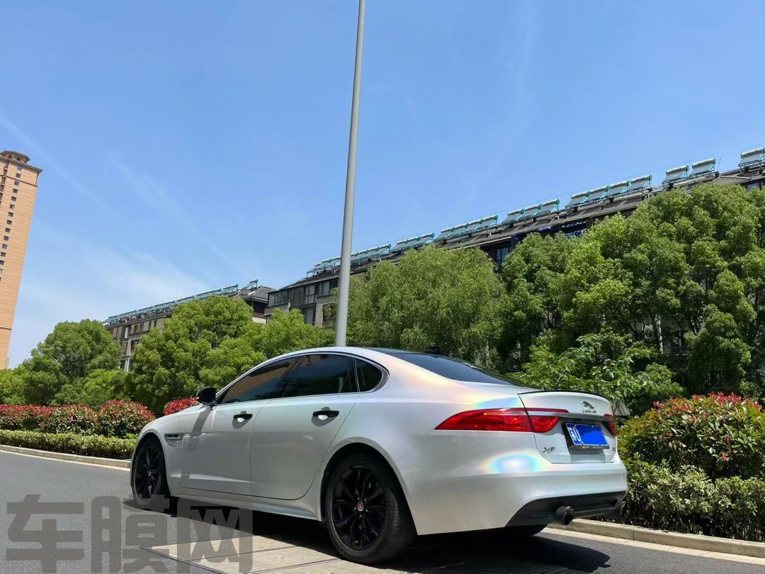 捷豹XF 镭射闪白改色膜 效果图