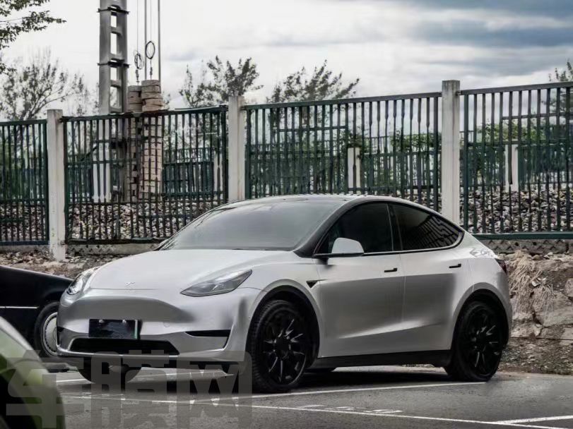 特斯拉Model Y GT银改色膜 效果图