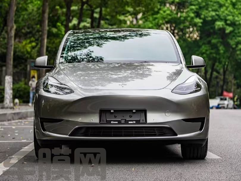 特斯拉Model Y 液态金属银改色膜 效果图
