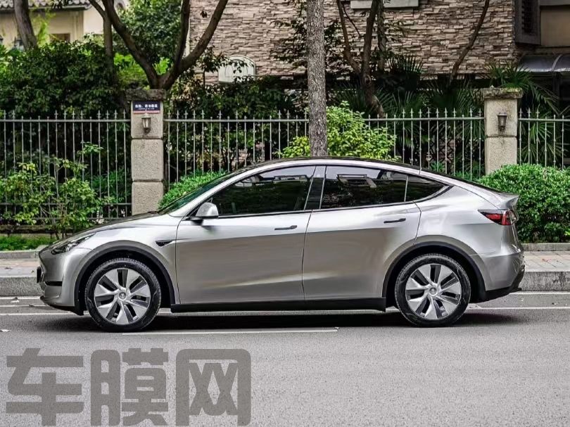特斯拉Model Y 液态金属银改色膜 效果图