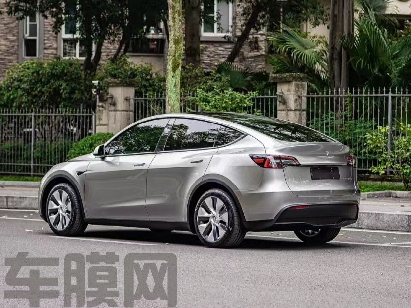 特斯拉Model Y 液态金属银改色膜 效果图