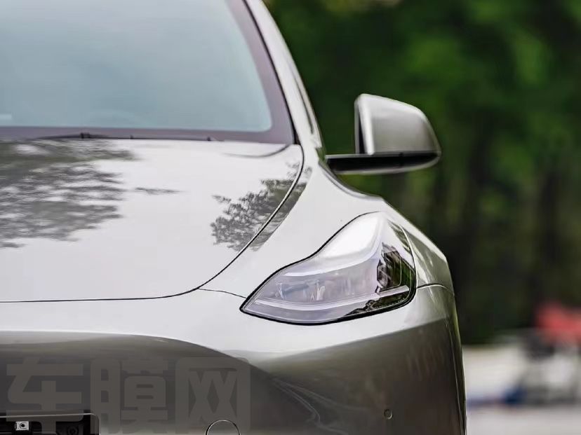特斯拉Model Y 液态金属银改色膜 效果图