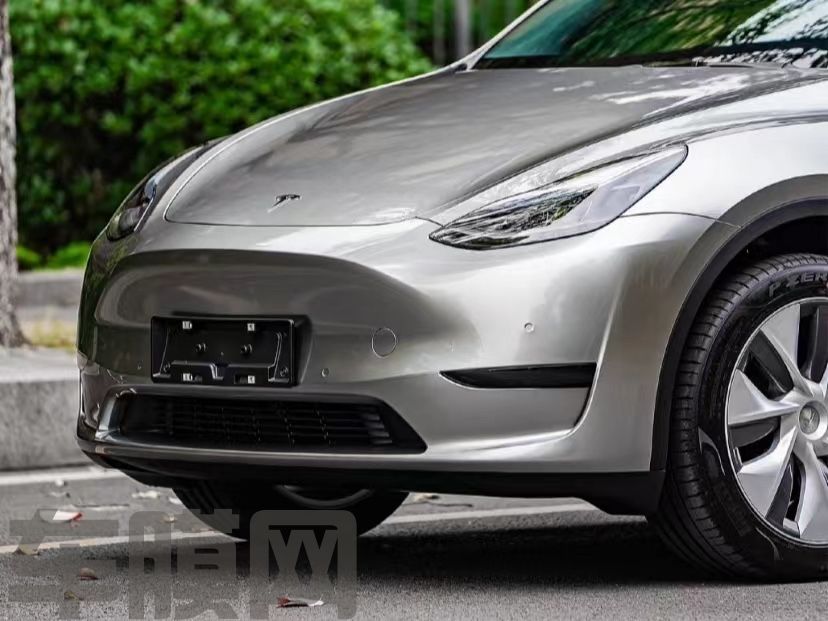特斯拉Model Y 液态金属银改色膜 效果图