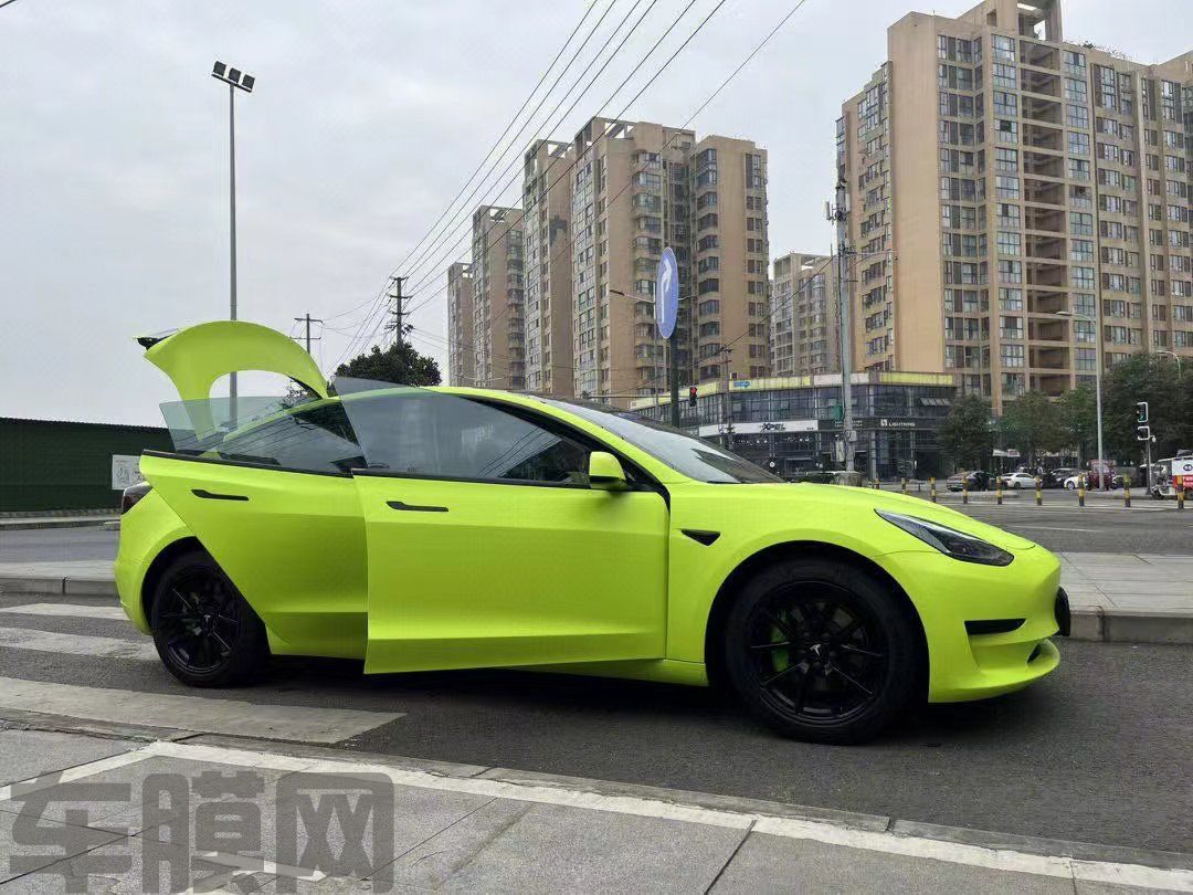 特斯拉Model 3 消光荧光黄改色膜 效果图