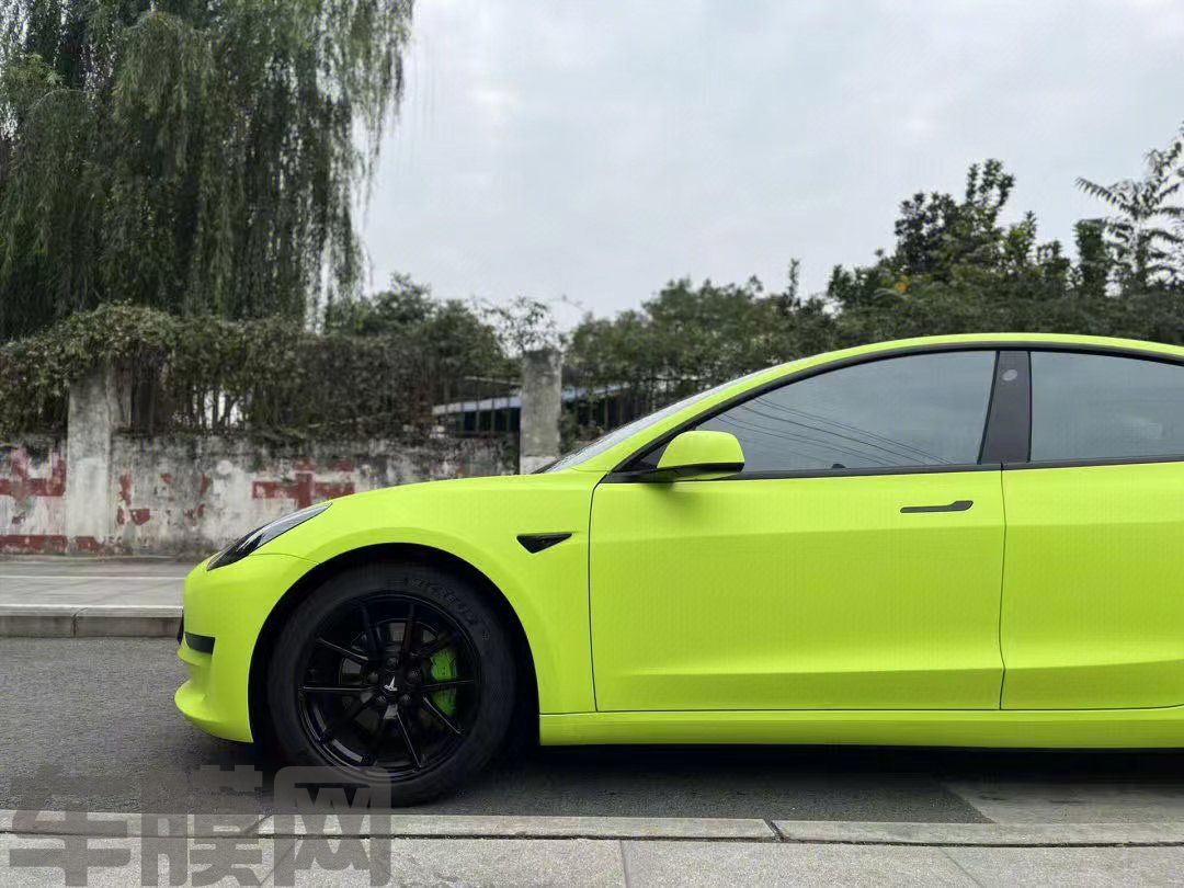 特斯拉Model 3 消光荧光黄改色膜 效果图