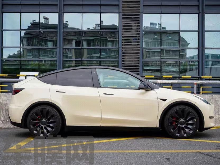 特斯拉Model Y 卡其米兰改色膜 效果图