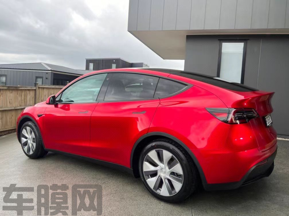 特斯拉Model Y 魂动红改色膜 效果图