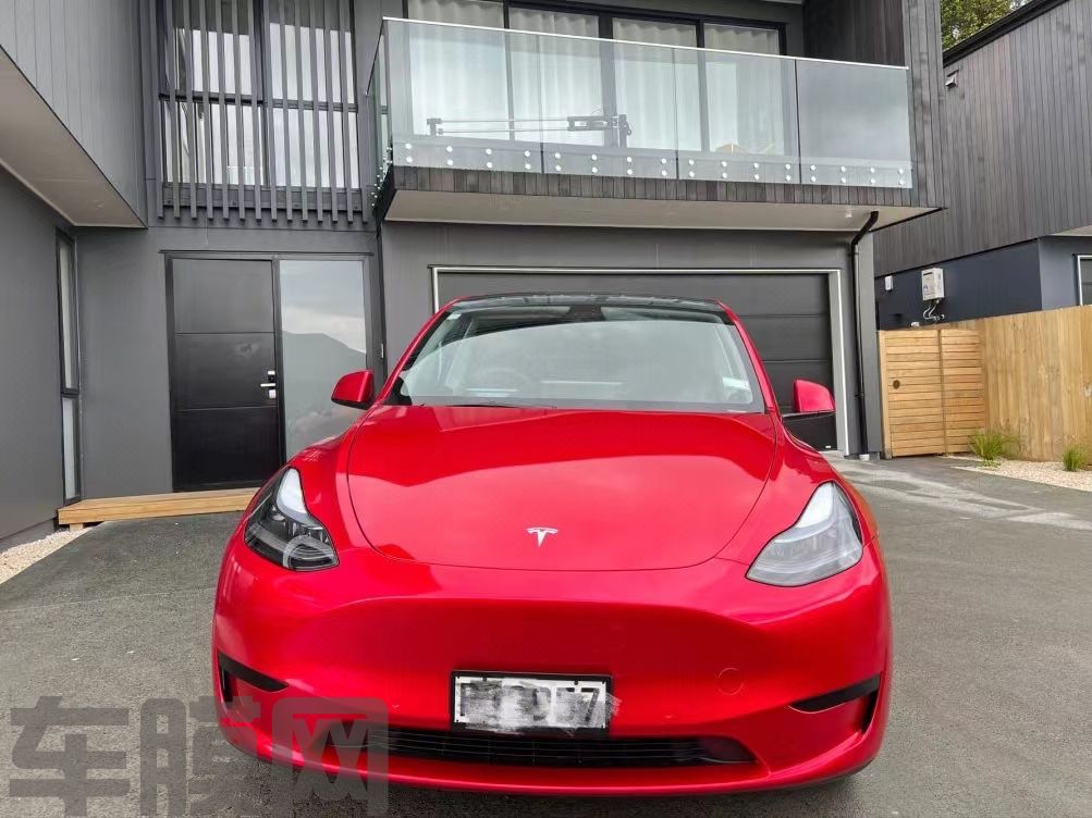 特斯拉Model Y 魂动红改色膜 效果图