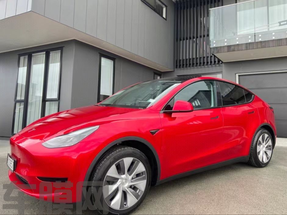 特斯拉Model Y 魂动红改色膜 效果图