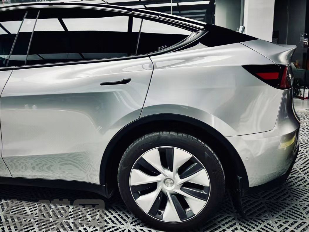 特斯拉Model Y GT银改色膜 效果图