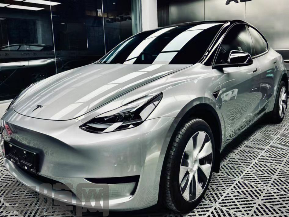 特斯拉Model Y GT银改色膜 效果图