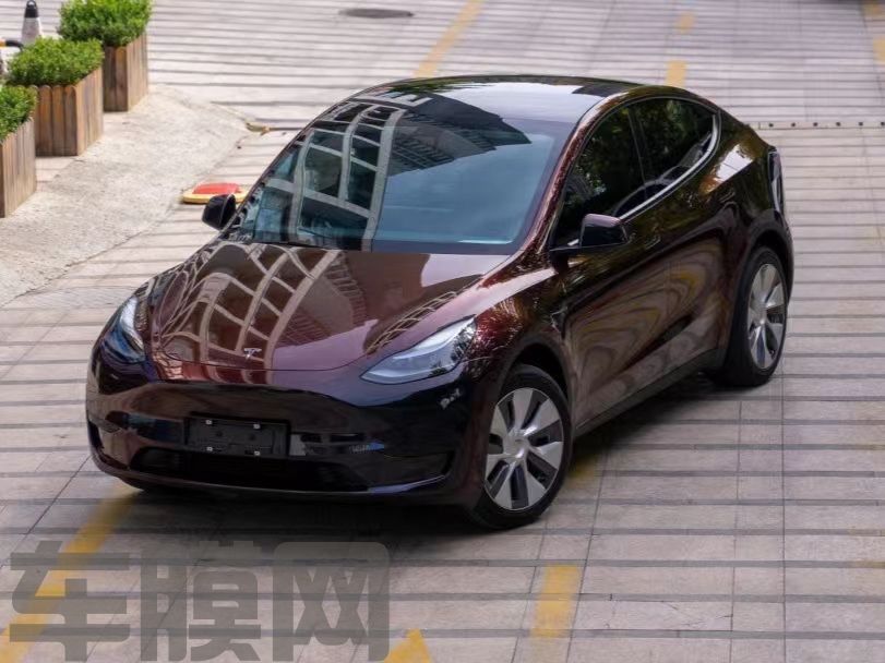 特斯拉Model Y 黑魅红改色膜 效果图