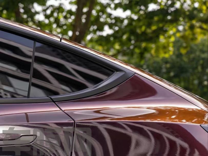 特斯拉Model Y 黑魅红改色膜 效果图