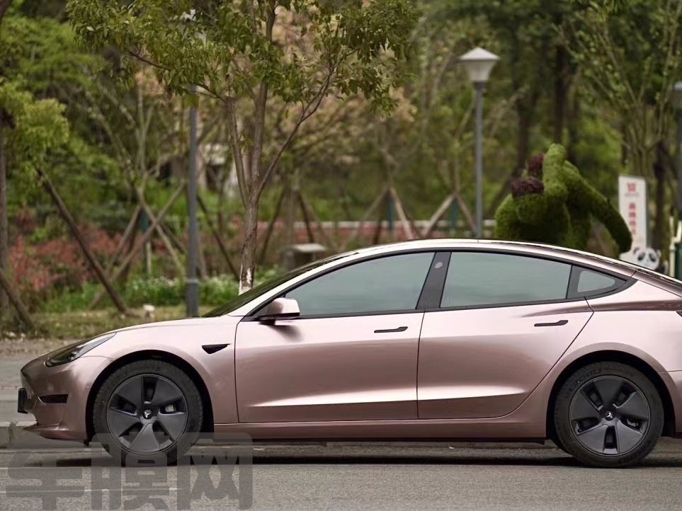 特斯拉Model 3 冰莓粉改色膜 效果图