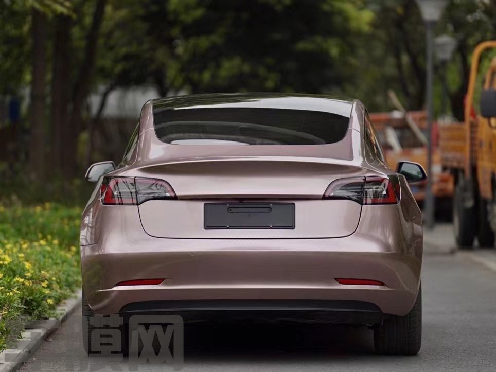 特斯拉Model 3 冰莓粉改色膜 效果图
