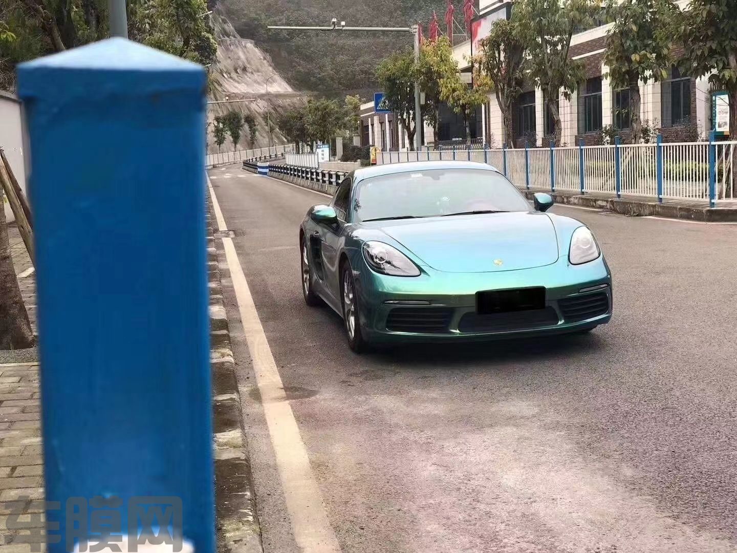 保时捷718 早春绿改色膜 效果图