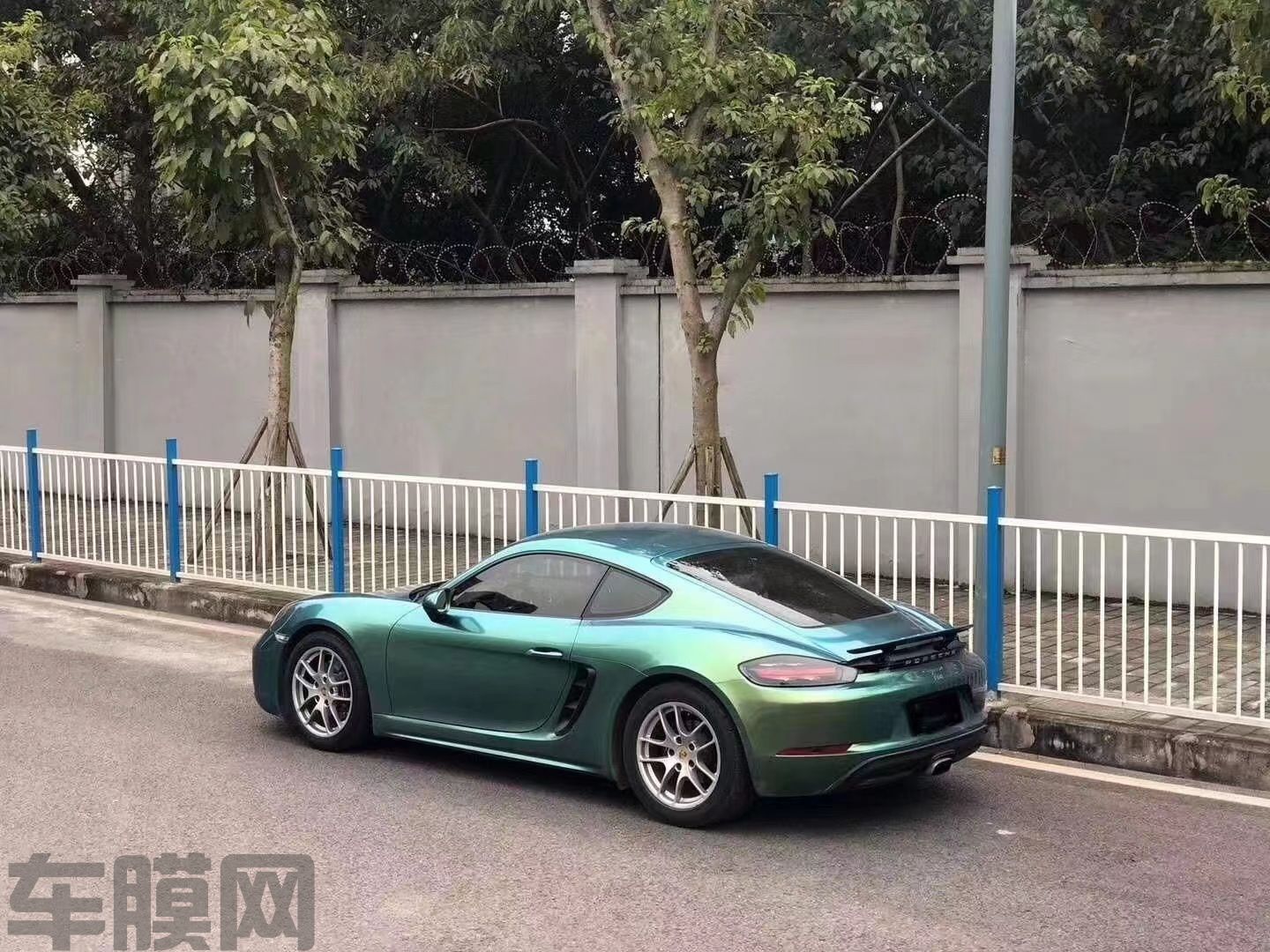 保时捷718 早春绿改色膜 效果图