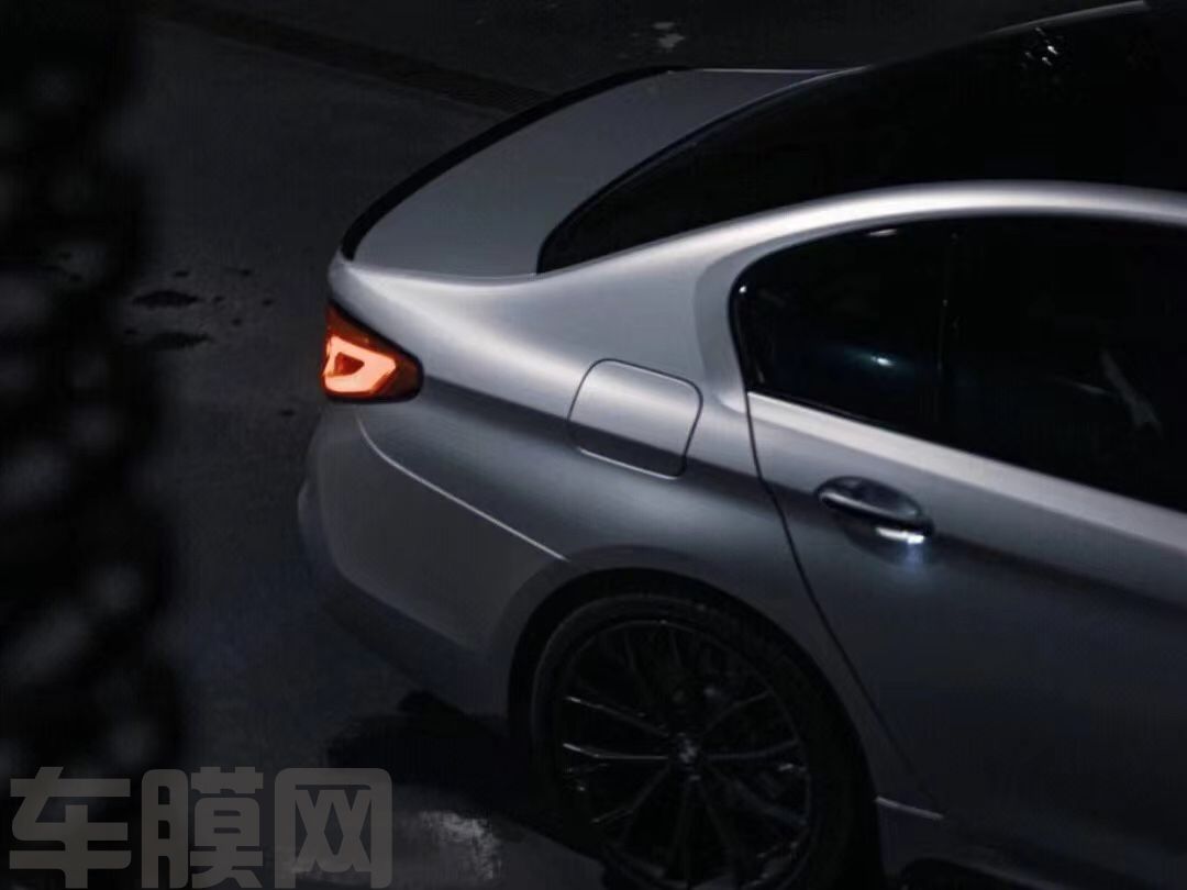 宝马M5 消光铝水银改色膜 效果图