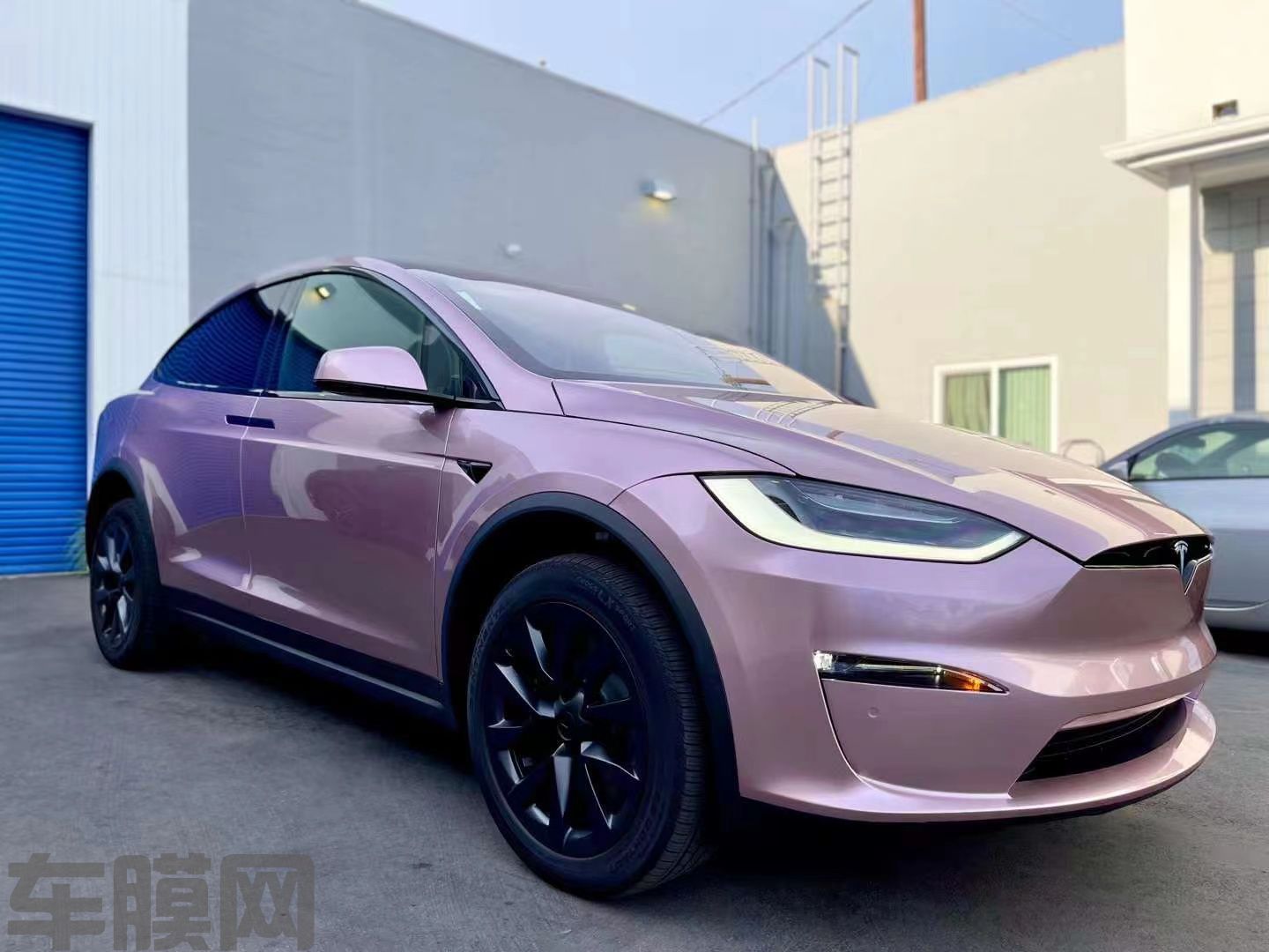 特斯拉Model X 冰莓粉改色膜 效果图
