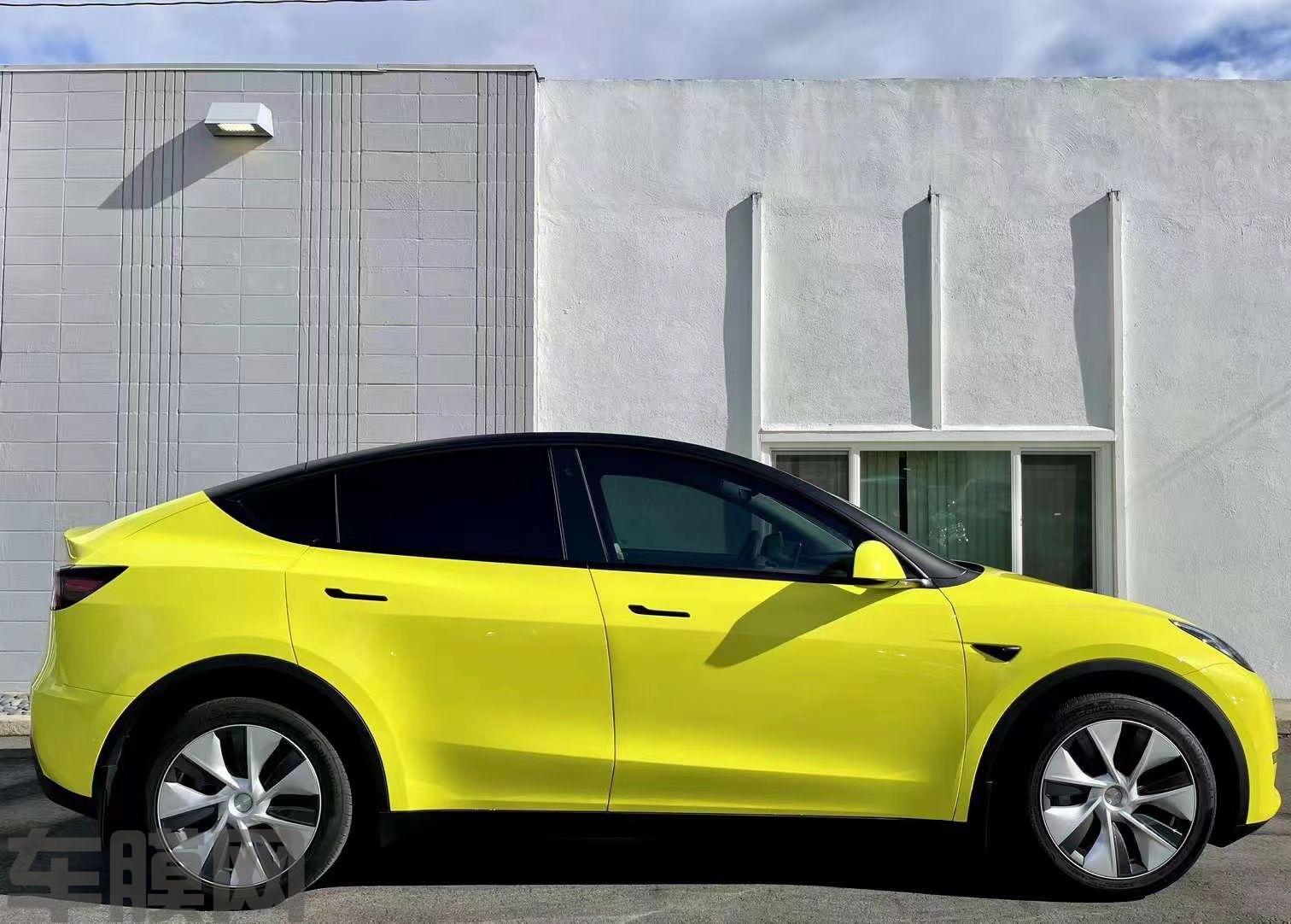 特斯拉Model Y 柠檬黄改色膜 效果图