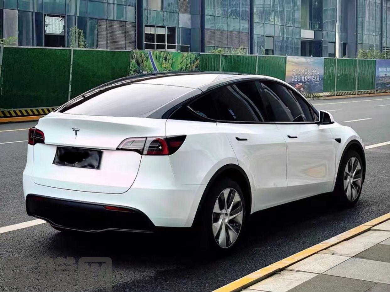 特斯拉Model Y 白变红改色膜 效果图