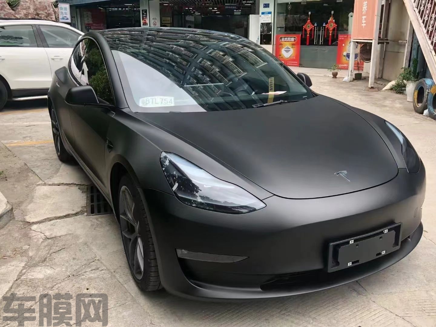 特斯拉Model 3 哑面电镀黑改色膜 效果图