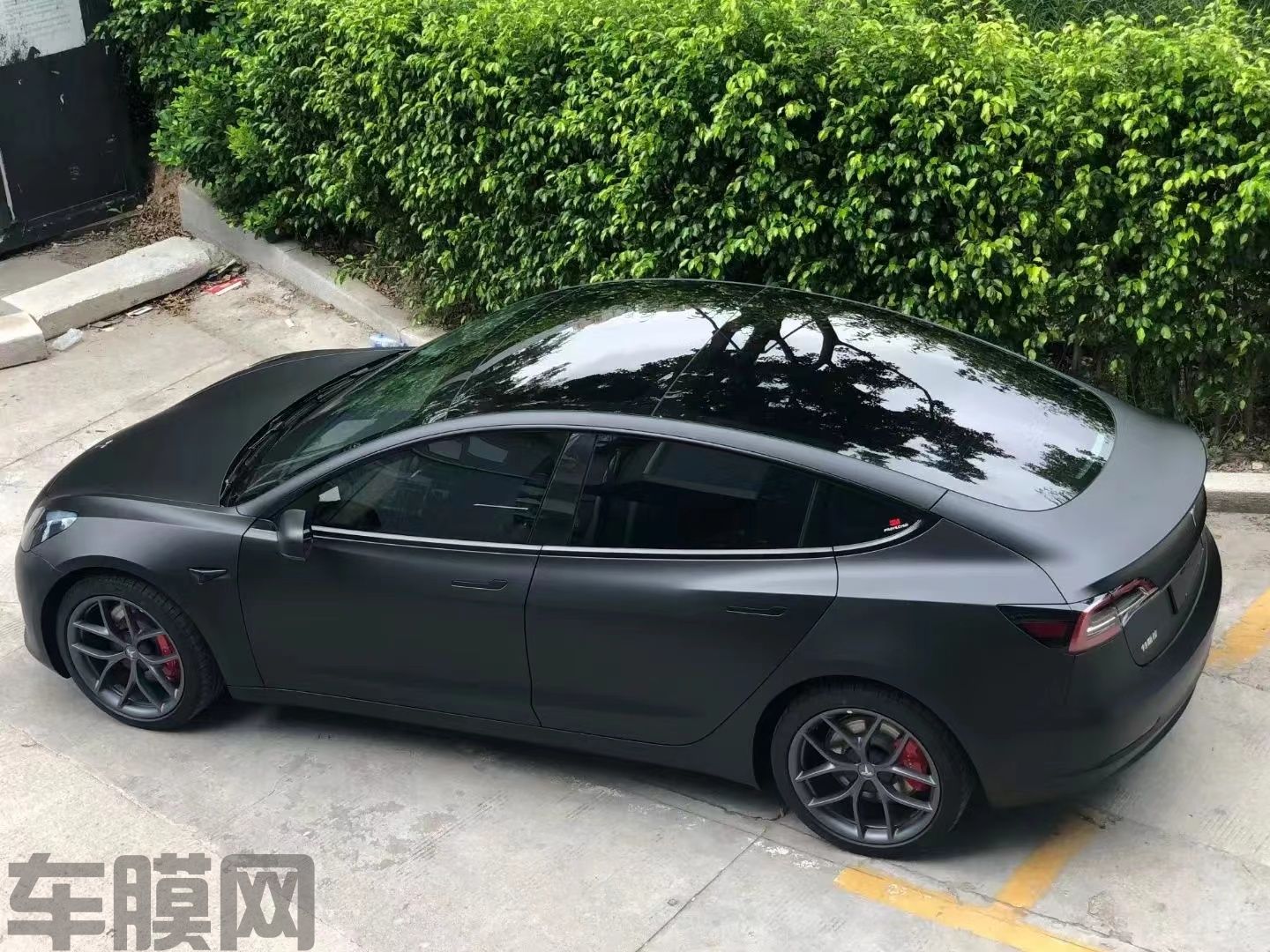 特斯拉Model 3 哑面电镀黑改色膜 效果图