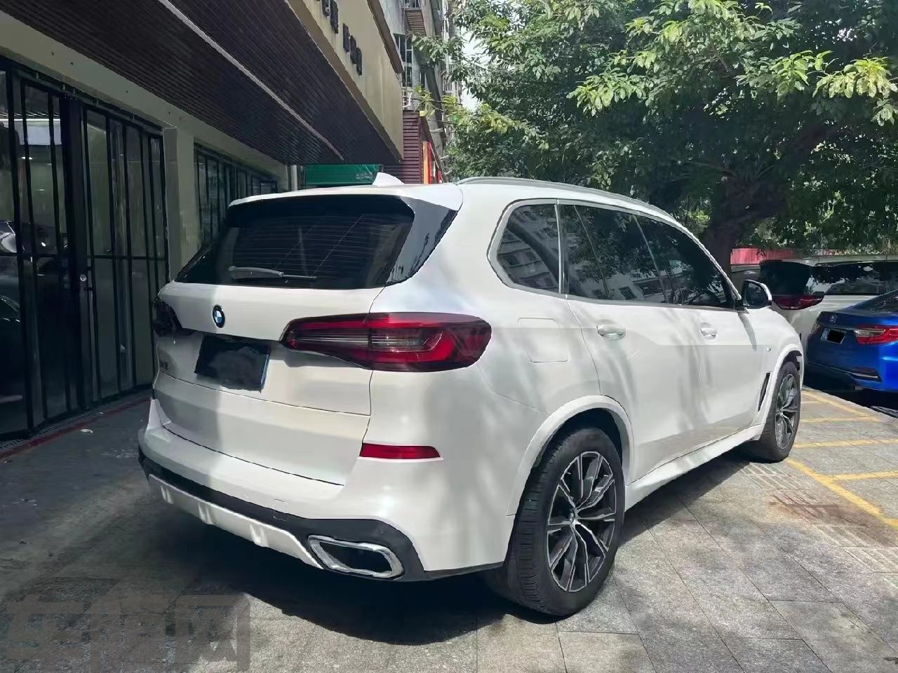 宝马X5 超亮金属珍珠白改色膜 效果图