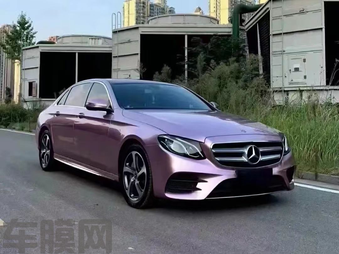 奔驰E300L 激情粉改色膜 效果图