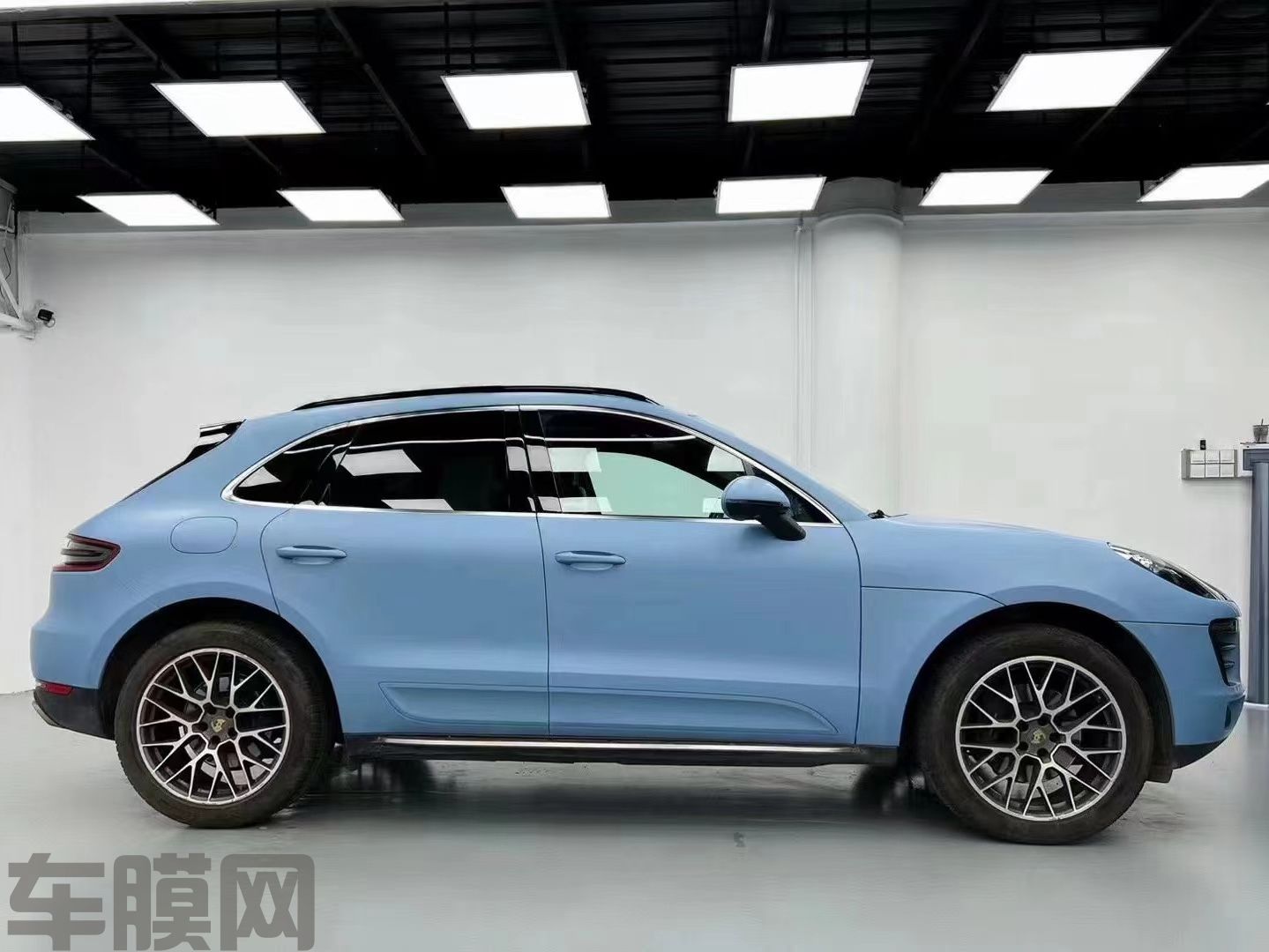 保时捷Macan 消光瓷器蓝改色膜 效果图